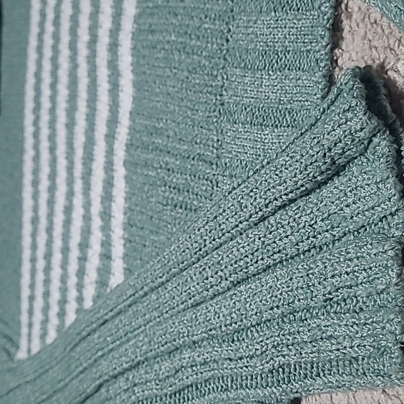 SO Striped Cable Knit Cropped Turtleneck Sweater | Green White | XS - Picture 2 of 10